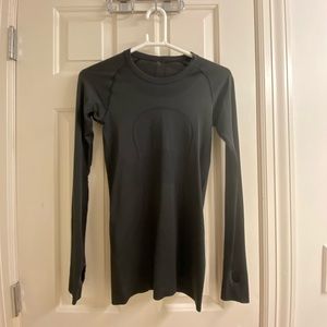 🌟Lululemon Swiftly Tech Long Sleeve Size 4 🌟